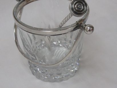 BACCARAT Ice bucket in crystal, silver plated...