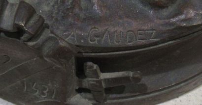 null D'après A. GAUDEZ 

"Jeanne d'Arc"

Bronze à patine brune. Signé et numéroté...