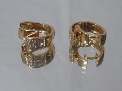 A pair of 18K yellow gold 