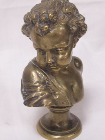 null Paire de sculptures en bronze, figurant des têtes de putti. XIXe siècle. Haut.:...