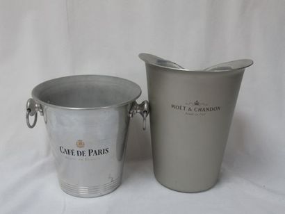 null Lot de deux seaux à champagne publicitaire en aluminium et métal : Moet et Café...