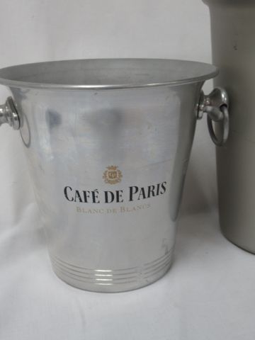 null Set of two aluminium and metal advertising champagne buckets: Moet and Café...