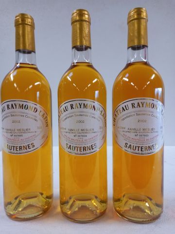 null 3 bouteilles de Sauternes 2002. Château Raymond Lafon Bouteilles Numérotés Grand...