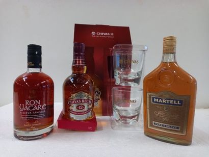 null Lot de 3 Bouteilles:

1 Coffret Whisky 12 ans d'age Chivas Régal Blended 40%...