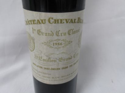 null Bouteille de Saint Emilion Grand Cru, Château Cheval Blanc, 1986 (LB, els)