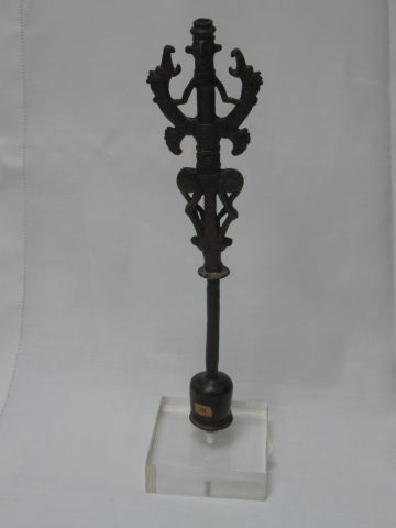 Idole en bronze, Louristan. Haut.: 30 cm...
