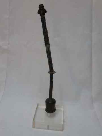 null Idole en bronze, Louristan. Haut.: 30 cm Vente Loudmer, 14/05/1984.