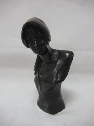 null D'après Georges TRINQUE Petite sculpture en bronze à patine brune figurant un...