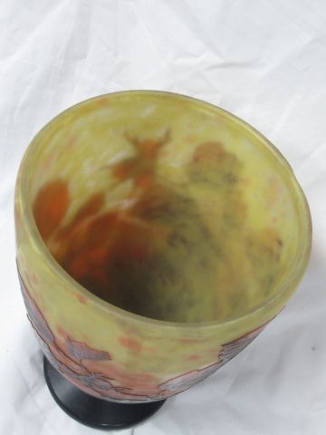 null DAUM Grand vase en pâte de verre, à décor multicouche dégagé à l'acide. Haut.:...