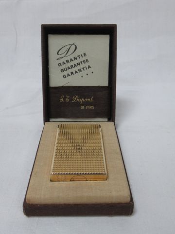 null DUPONT Gold plated lighter. BE. In its box (wear)