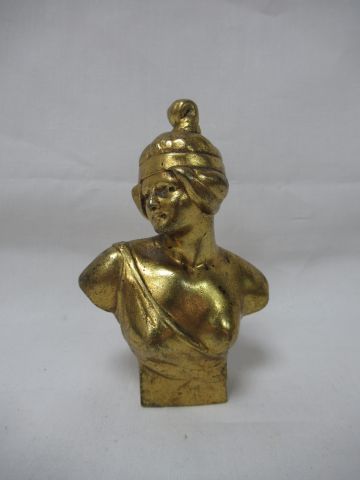 null D'après Georges TRINQUE Petite sculpture en bronze à patine dorée, figurant...