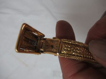 null UTI Montre bijou/ bracelet en or jaune 18 kt ( à charge) muni d'un couvercle...