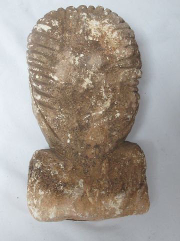 null SYRIE Buste en pierre sculptée, figurant un personnage masculin. 20 cm Provenance...