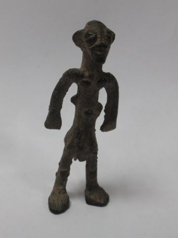 null AFRICA Lobi bronze statuette. 7 cm Provence: Totem Gallery, Johanesburg.