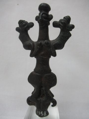 null Idol in bronze, Louristan. Height: 14 cm Plexiglass base. Sale Loudmer, 14/...