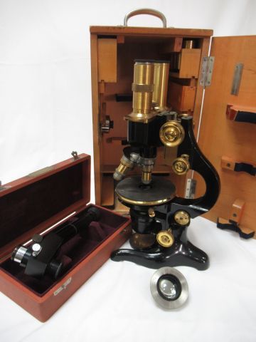 Ernst LEITZ Microscope en laiton et métal...