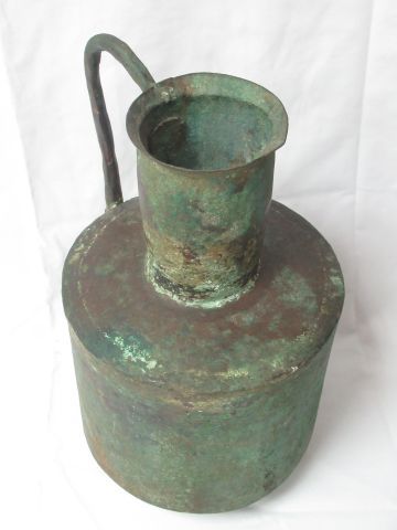 null SYRIA Metal jug. 41 cm. Provenance : Antiquités Georges Obeid.