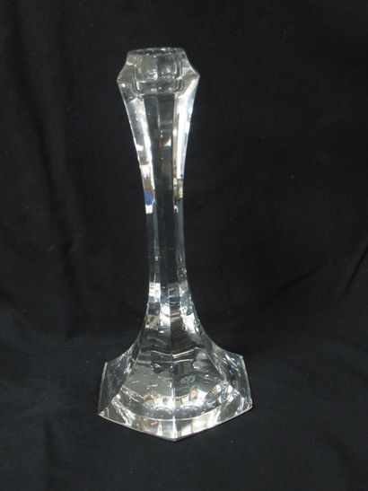 null SAINT LOUIS Crystal candlestick. Vega model. Height: 23 cm In its box.