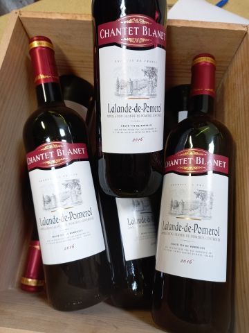 null 6 bottles of Lalande de Pomerol 2016 Chantet -Blanet SAS A. Raymond. In a wooden...