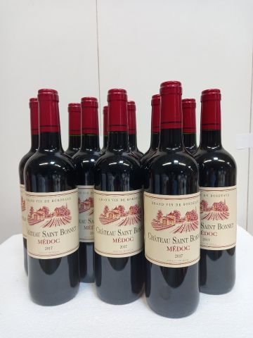 null 12 bouteilles de Château Saint Bonnet Médoc 2017 Grand Vin du Médoc propriétaire...