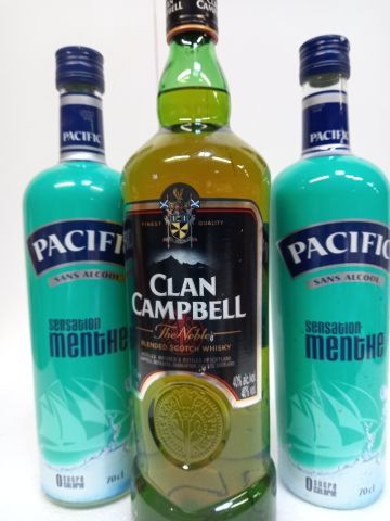 null Lot de 3 bouteilles:

2 Pacific sensations Menthe 70cl 

1 Whisky 100cl Clan...