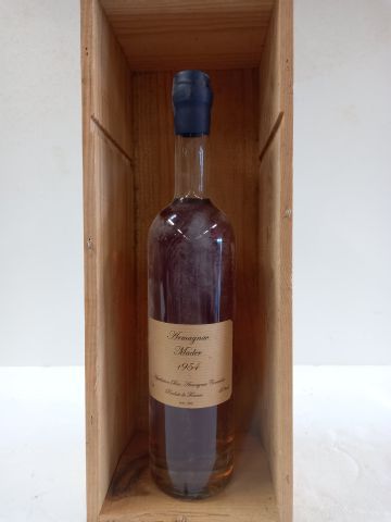 null Flacon de Bas-Armagnac Domaine Mader 1954