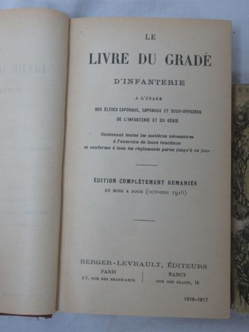 null MILITARIA Lot de 3 livres : Almanach drolatique 1851 (broché, abîmé), Annuaire...
