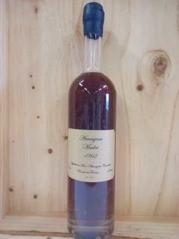 null Flacon Bas-Armagnac Domaine Mader 1962 40% vol 70cl