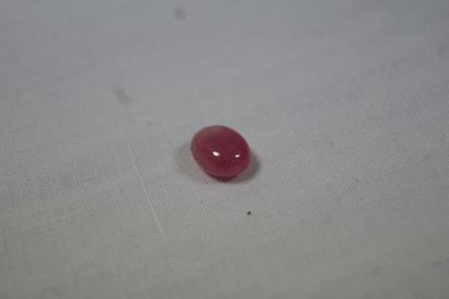 null Saphir rouge, 6,98 carats. Avec son certificat