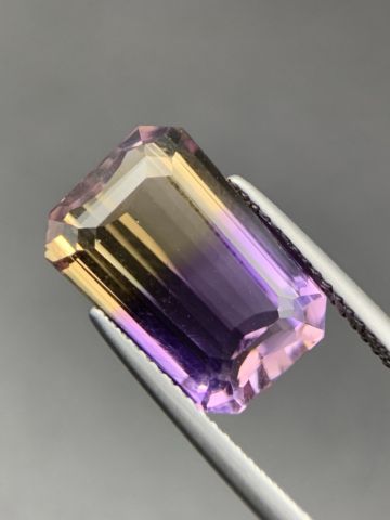 null AMETRINE NATURELLE - Provenance BOLIVIE - 8.69 Carats - Couleur Violet et Orange...