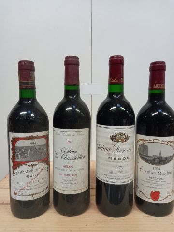 null Lot of 4 bottles:

1 Médoc 1994 Château La Rose du Pont Domaine Pierre Lambert

1...