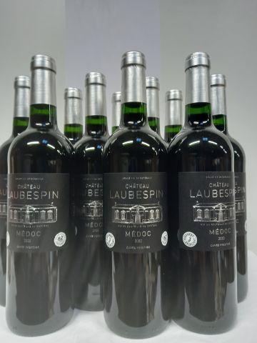 null 12 bouteilles de Château Laubespin 2020 Médoc La Cuvée Prestige Cette propriété...