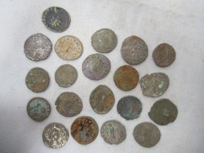 null Lot de 20 pièces antiques. (en l'état)