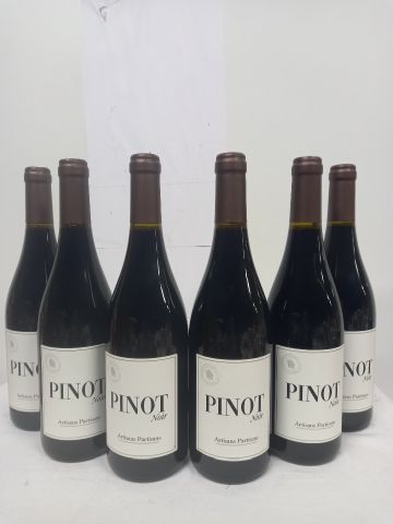 null 6 bouteilles de Pinot Noir 2021 Vin du pays d'Oc bouteilles lourdes façon 1...