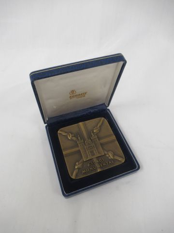 null Médaille en bronze "Cidade Monumental". 8 cm Dans son écrin.