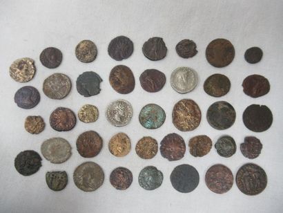 null Lot de 40 pièces antiques (en l'état)
