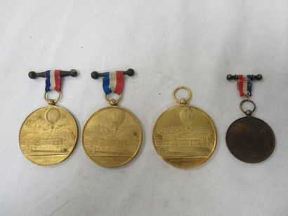 Lot de 4 médailles en bronze 