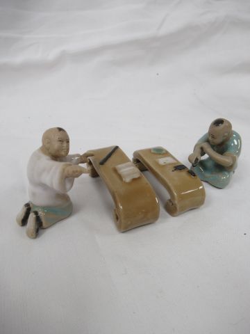 null CHINE Ensemble de petits sujets en porcelaine polychrome, comprenant 2 personnages...