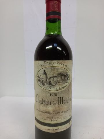 null Bouteille de Puisseguin Saint Emilion 1978 Château du Moulin propriétaire r...