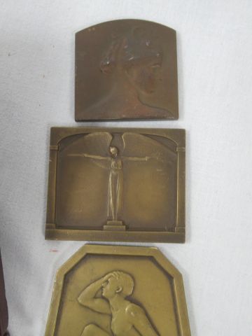 null Lot de 5 médailles en bronze, de 4 à 9cm, dont 1 dans son écrin.