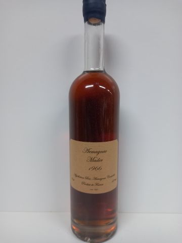 null Flacon d'Armagnac 70cl Domaine Mader 1966 -40%vol