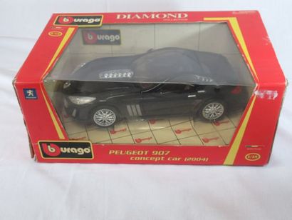 null BURAGO - Véhicule miniature en métal- Peugeot 207, 1,18 dans sa boîte