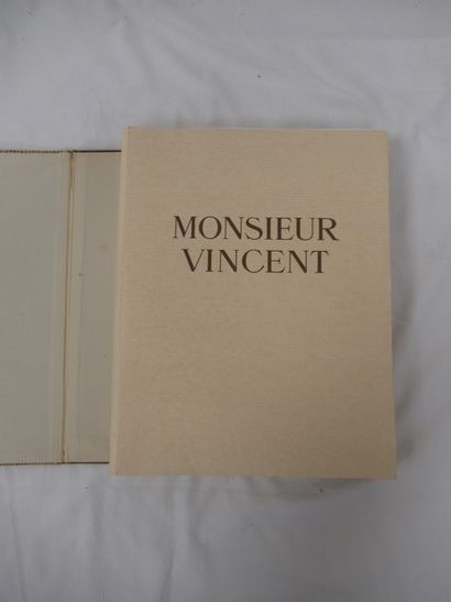 null HENRI LAVEDEN. "Monsieur Vincent". Paris, Société des amis du livre moderne....