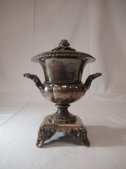 Silver sugar bowl. Minerva. Weight : 439...