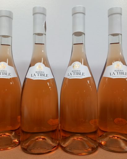 8 bouteilles de Côtes de Provence Rosé sec...