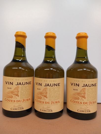 3 bouteilles de Côtes du Jura Vin Jaune 2015...