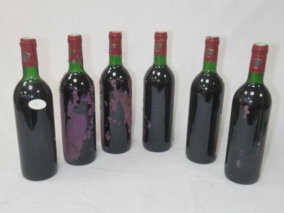null 6 bottles of Graves Chateau Millet, Portets, 1982, dirty and damaged labels...