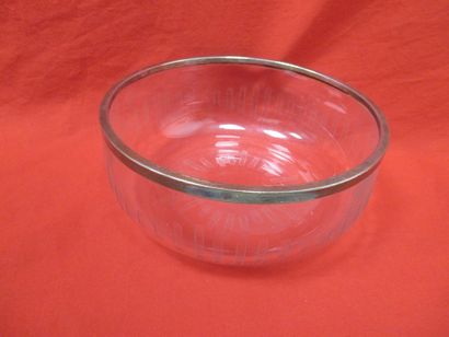 null Engraved crystal bowl, silver mount (Minerve). 7.5 x 18 cm