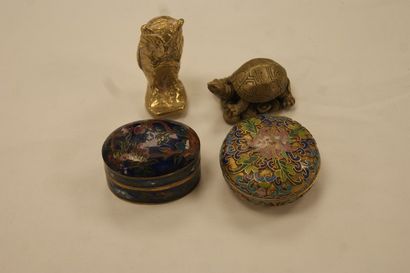 null Bronze lot, including 2 animals and 2 cloisonné boxes. 4-7 cm