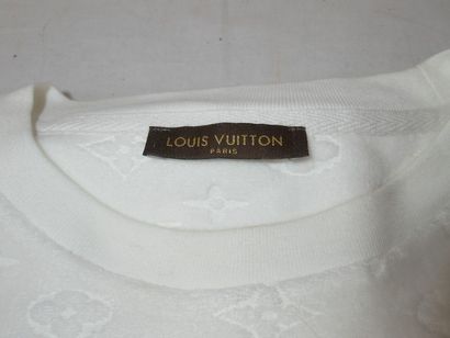 null LOUIS VUITTON - Short-sleeved cotton top, approx. size 38/40, shoulder width...